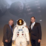 neil_armstrong_exponate_12